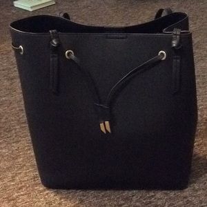 Large bucket tote